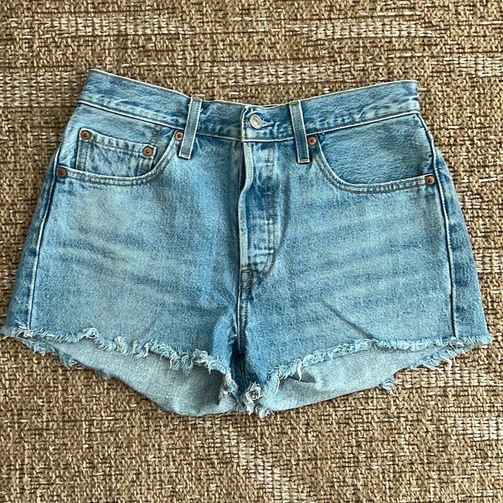 levi's 501 jean shorts size 27w